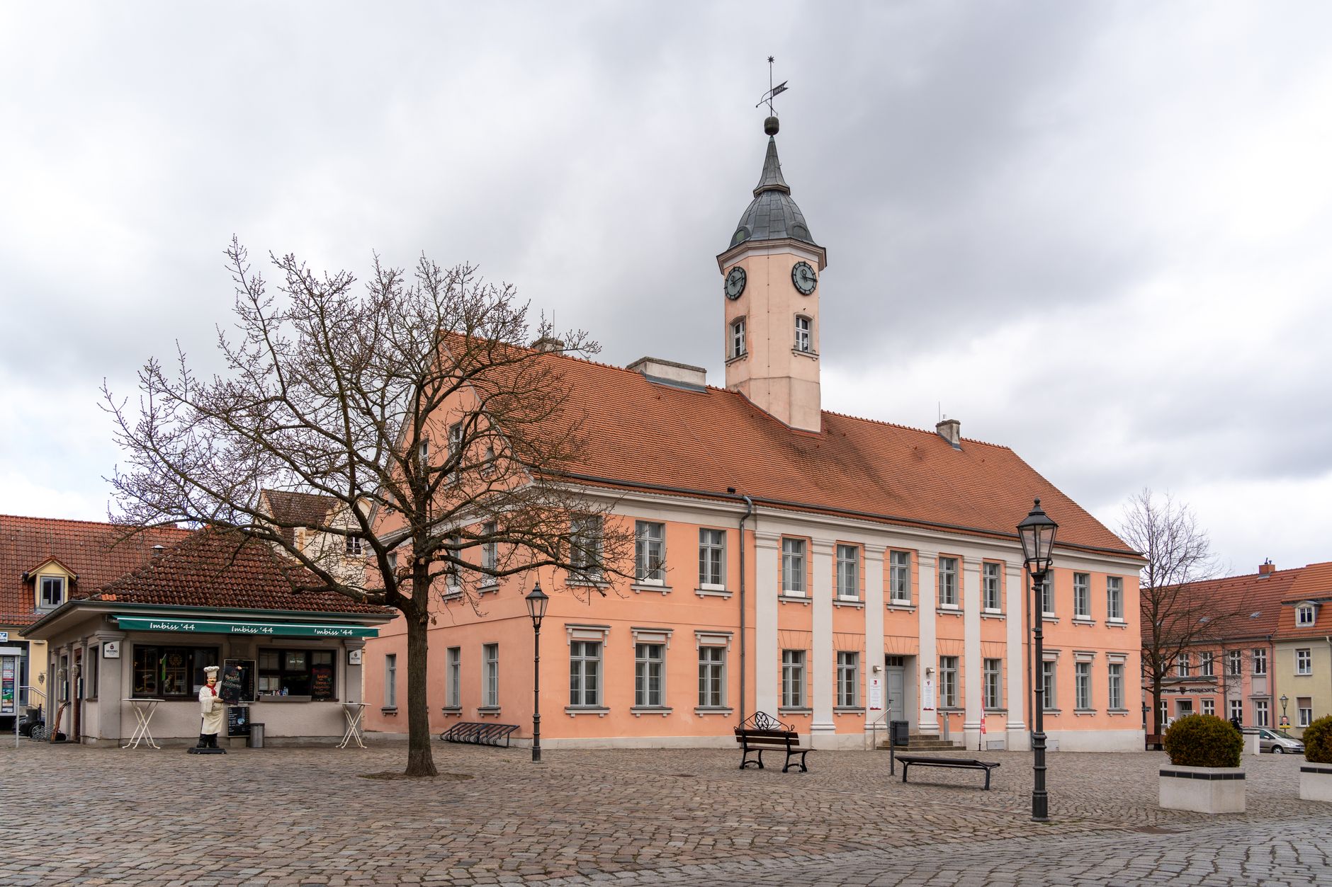 Community Halls Hire in the UK: Rates, Rules and Booking Tips - zdjecie w tresci