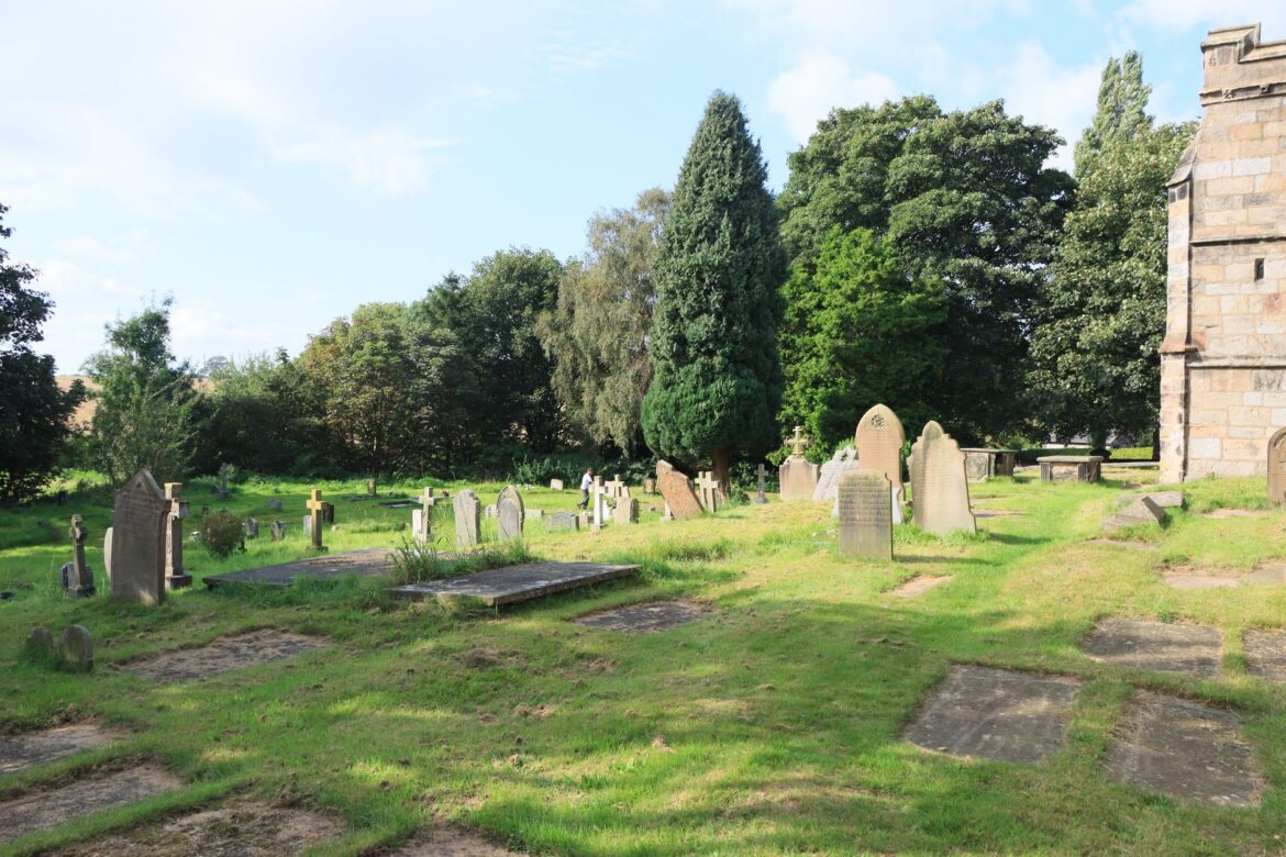 How to Start a Churchyard Maintenance Volunteer Group UK Parishes Can Sustain - ilustracja artykulu