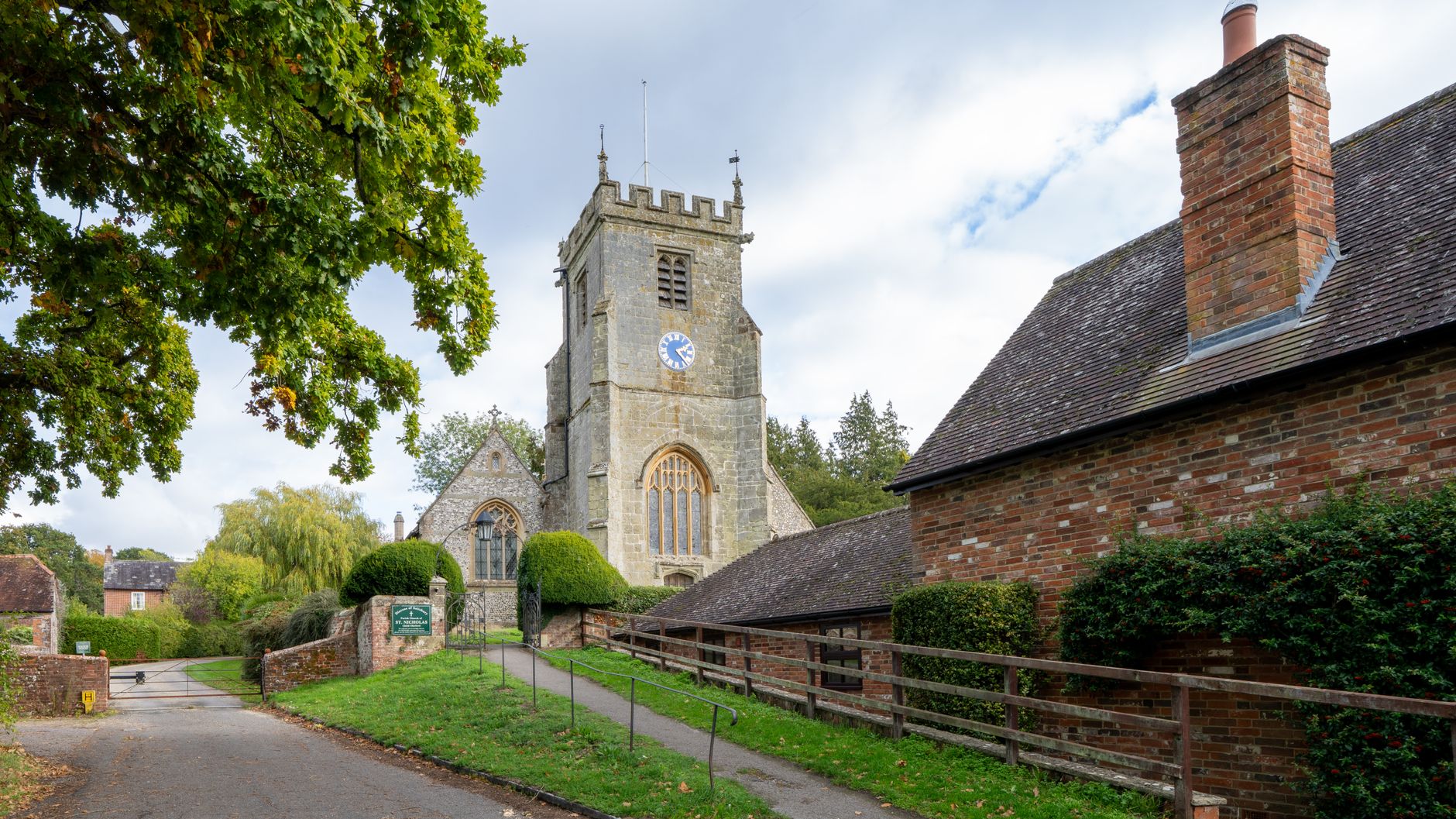 Ilustracja: The Churchwarden Role Explained UK: Duties, Election an The Churchwarden Role Explained UK: Duties, Election and Real Costs - zdjecie w tresci