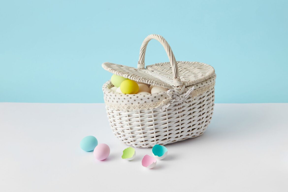 British Traditions of Easter: Customs, Food and Community Games - ilustracja artykulu